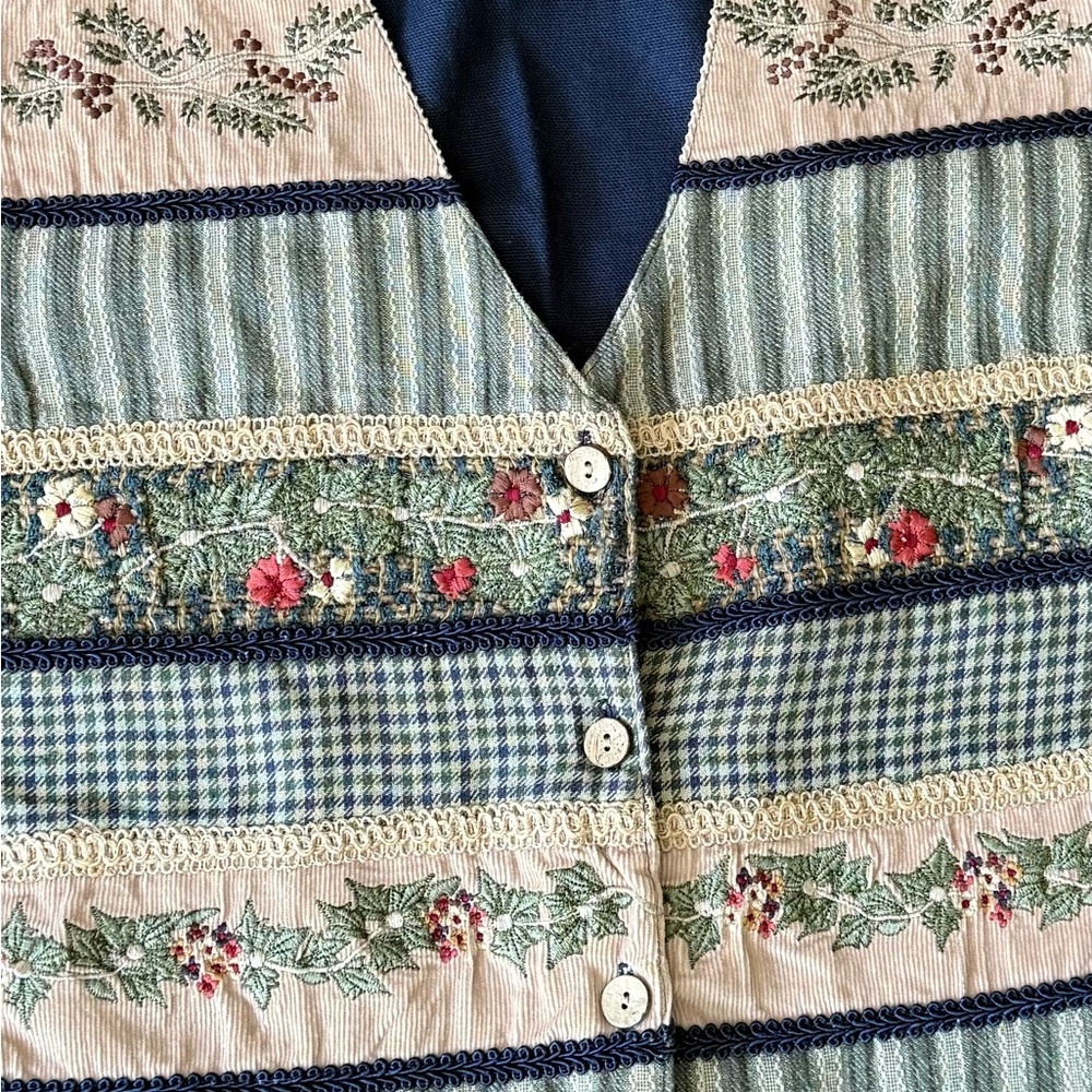 Vintage Floral Striped Vest with Button Closure - Picture 2 of 4